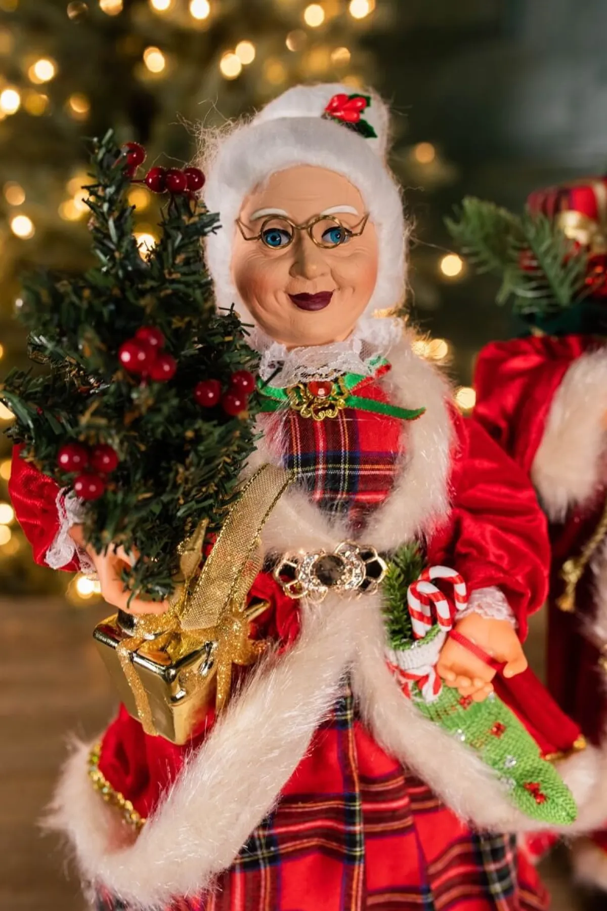 Decorator's Warehouse Christmas Accents^18” Buffalo Plaid Santa And Mrs. Claus Figurine Set