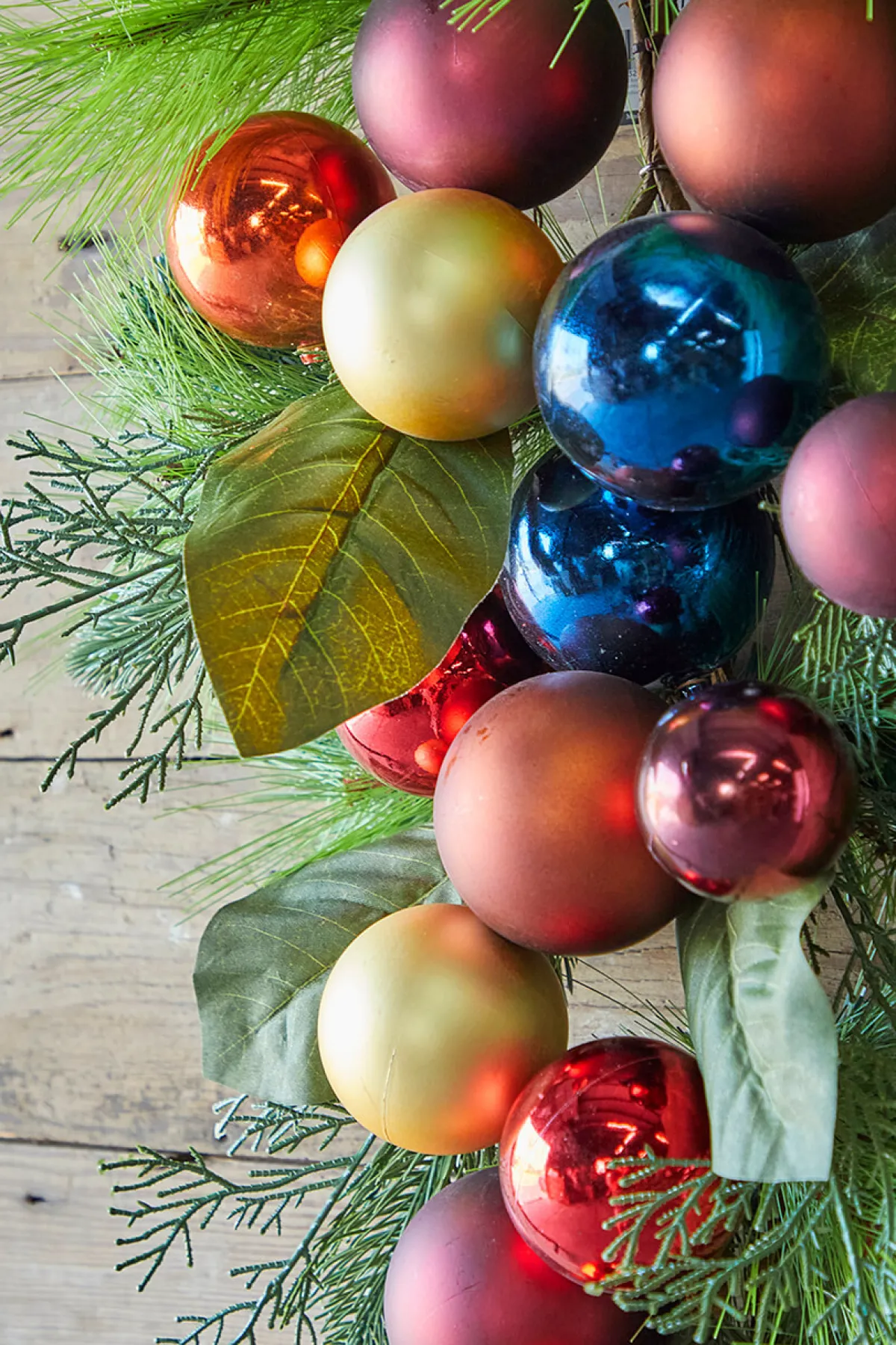 Decorator's Warehouse Christmas Teardrops^32” Christmas Pine/Ball Swag