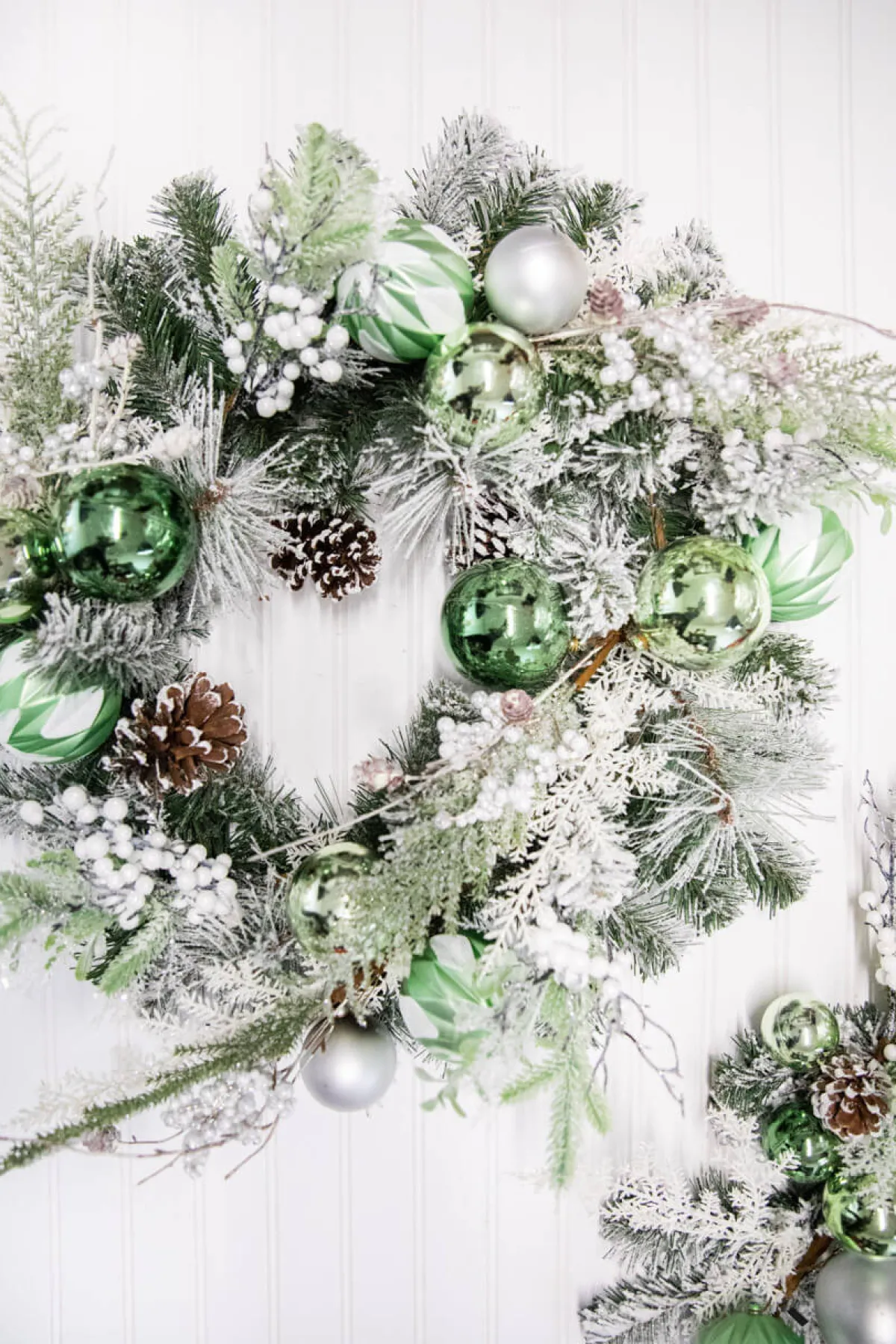 Decorator's Warehouse Christmas Wreaths^24” Christmas Pine/Ball Wreath