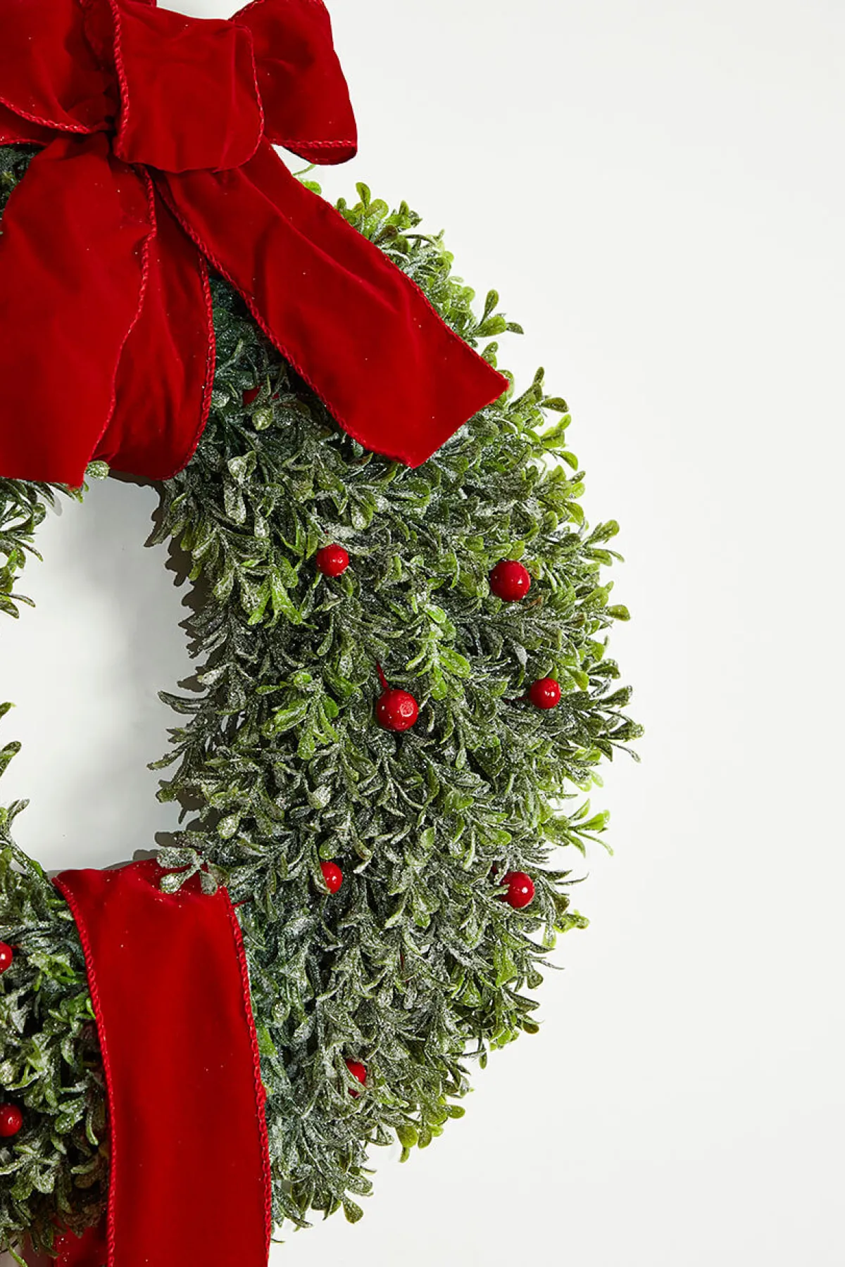Decorator's Warehouse Christmas Wreaths|Natural Greenery^31” Frost Berry Boxwood Double Wreath