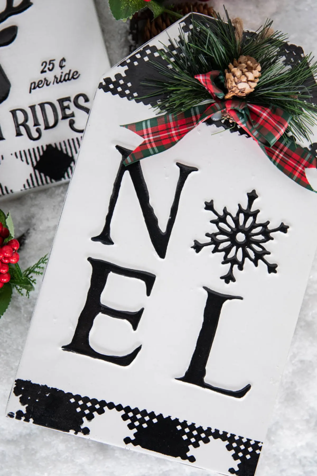 Decorator's Warehouse Christmas Accents^12” Metal Embossed Holiday Wall Sign With Floral Accent