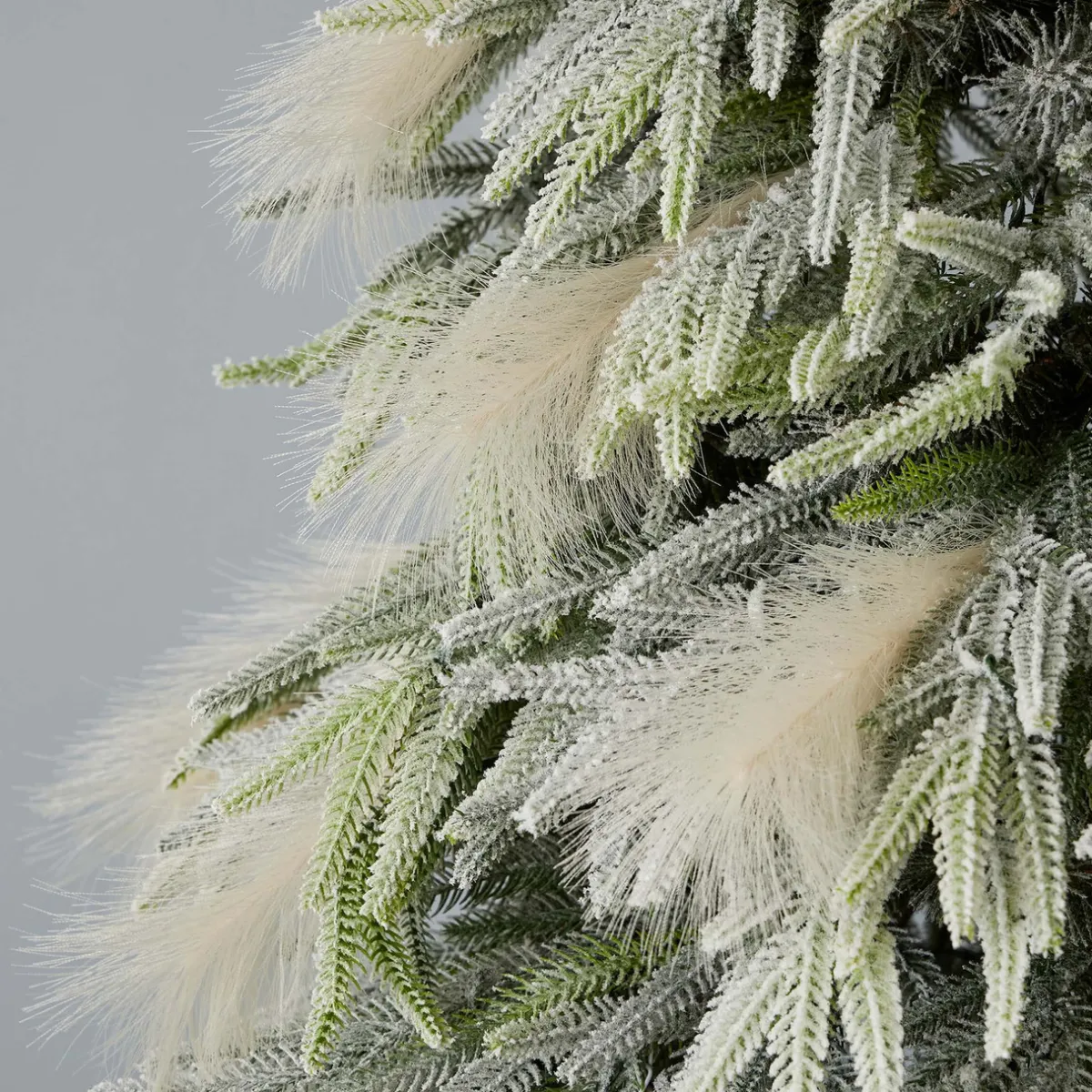 Decorator's Warehouse Christmas Trees|Christmas Trees^9' Pine And Pampas Artificial Christmas Tree With 700 Warm White LED Lights