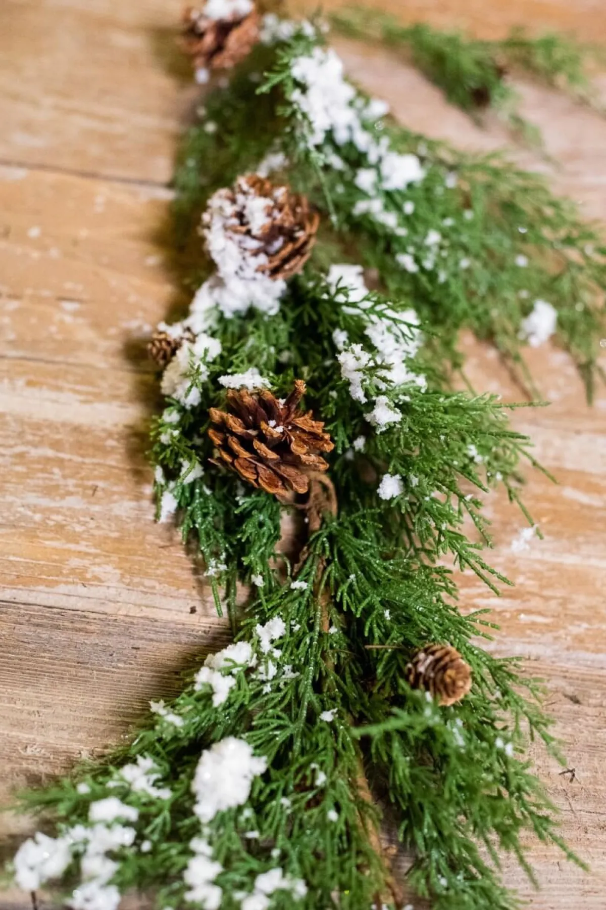 Decorator's Warehouse Christmas Garlands^48” Snow Western Cedar Garland