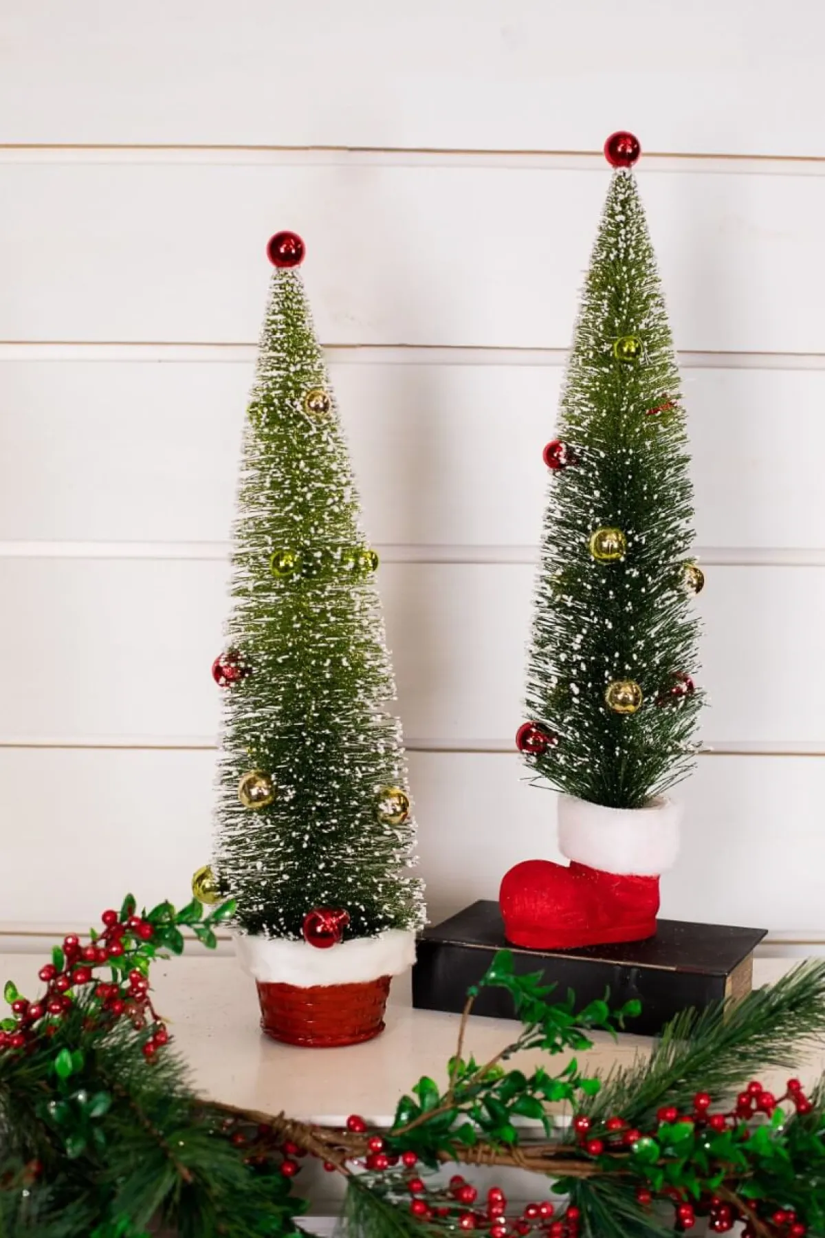 Decorator's Warehouse Christmas Accents^Bottle Brush Tree With Base