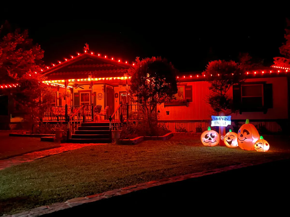Decorator's Warehouse Bulbs|Outdoor Lighting^C9 Wonderful LED SMD Bulb (25 Bulbs/bag) - Faceted, Orange