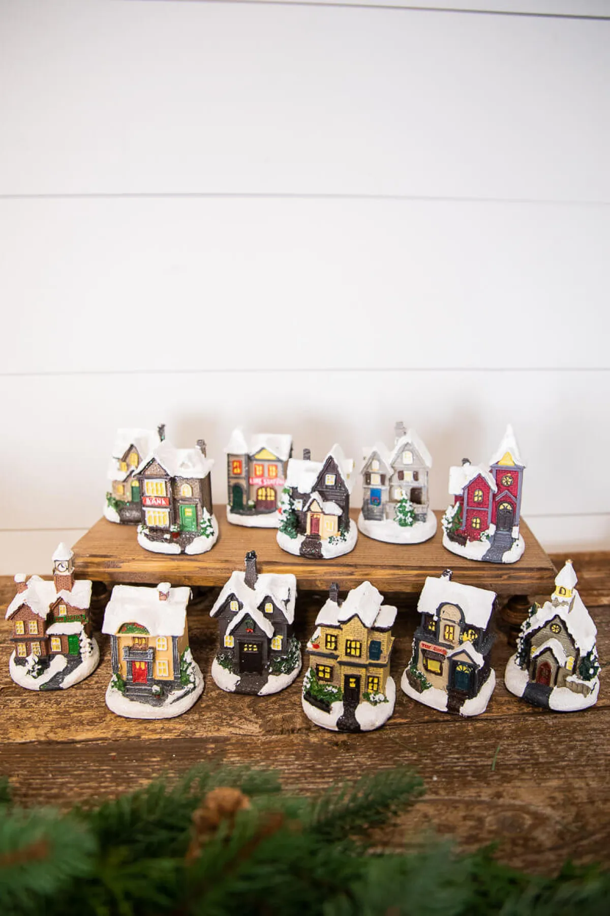 Decorator's Warehouse Christmas Accents^Lighted Holiday House With Battery Powered LEDs