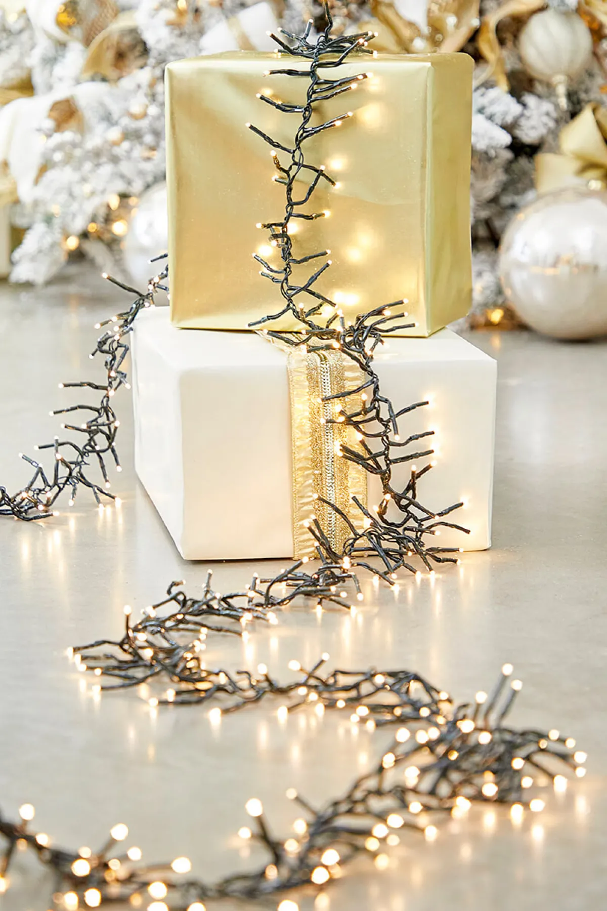 Decorator's Warehouse Light Strands|Outdoor Lighting^Platinum Elite Cluster Lights - 760L Warm White