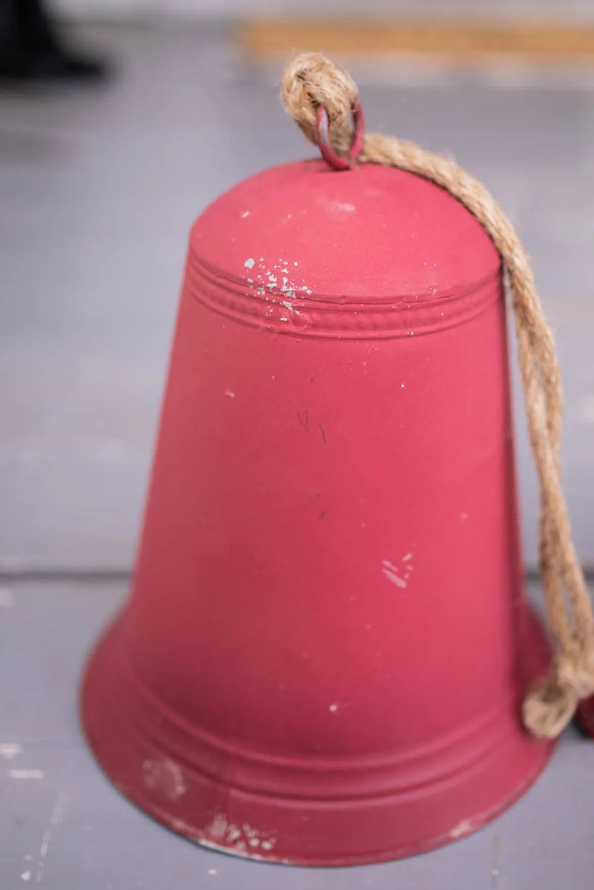 Decorator's Warehouse Christmas Accents^Red Tin Bells - Set Of 3