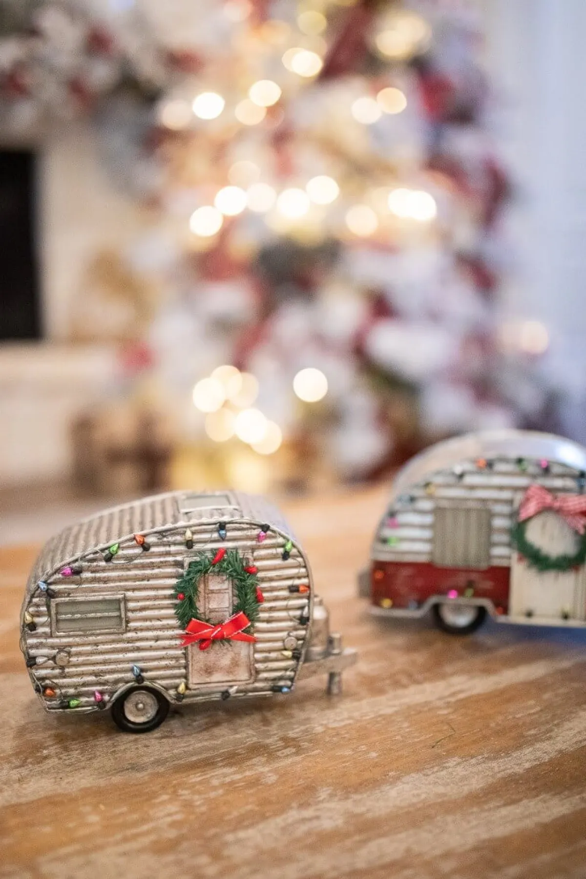Decorator's Warehouse Christmas Accents^Retro Travel Trailer